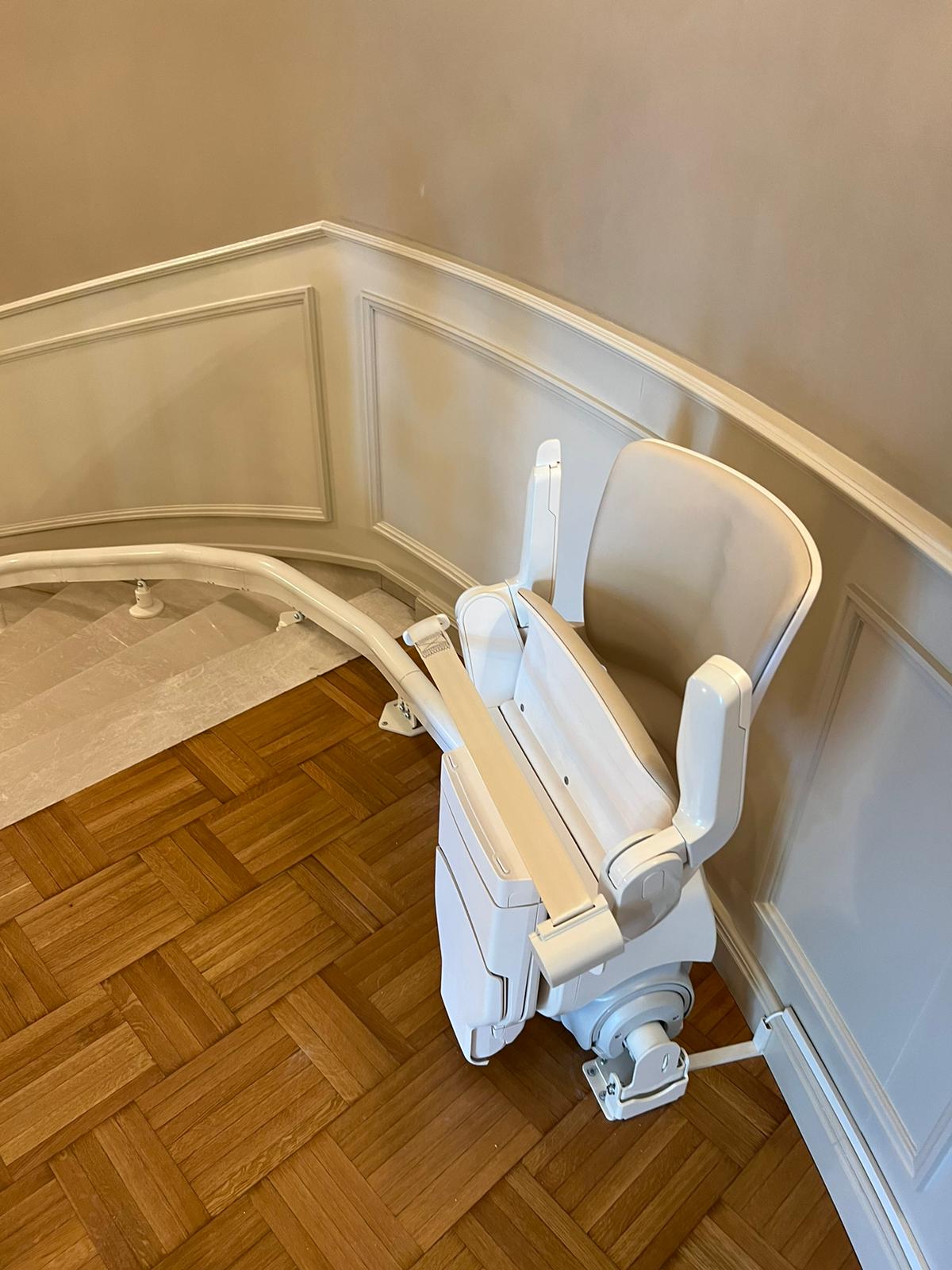 montascale asti disabili anziani